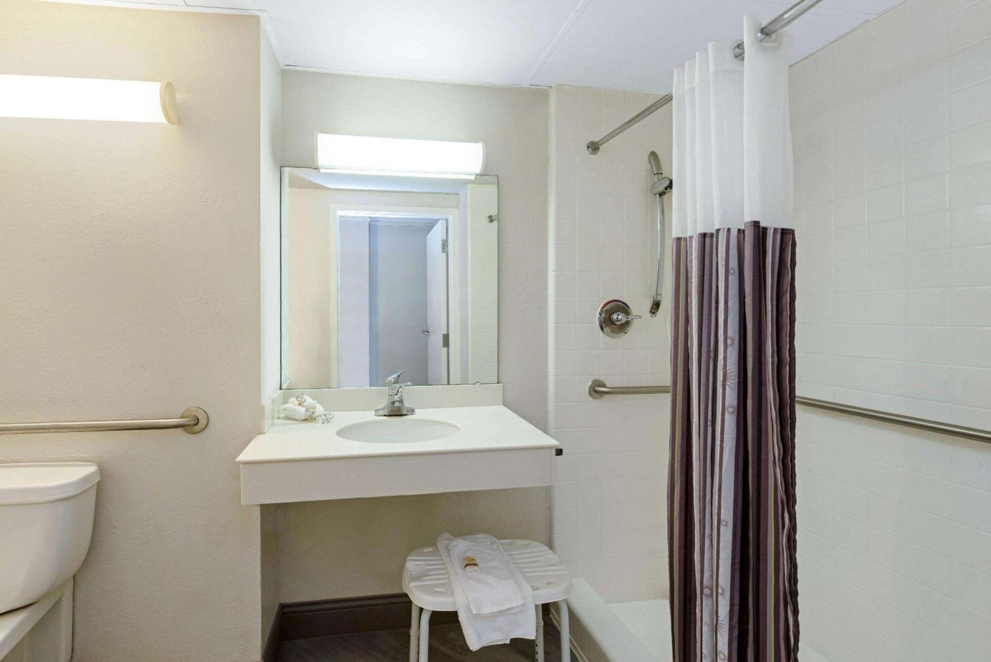 Готель La Quinta By Wyndham New Orleans Airport Кеннер Екстер'єр фото