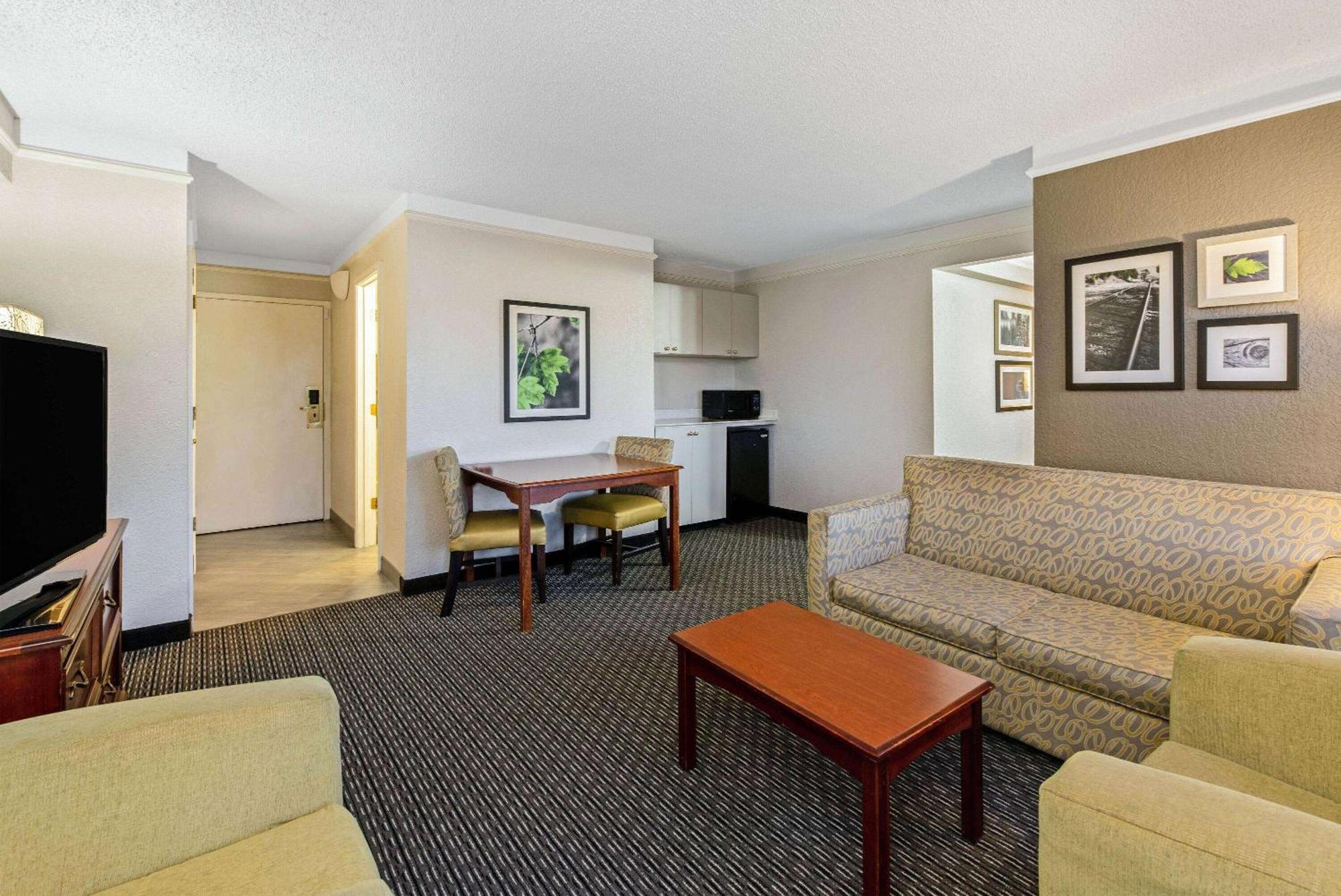 Готель La Quinta By Wyndham New Orleans Airport Кеннер Екстер'єр фото