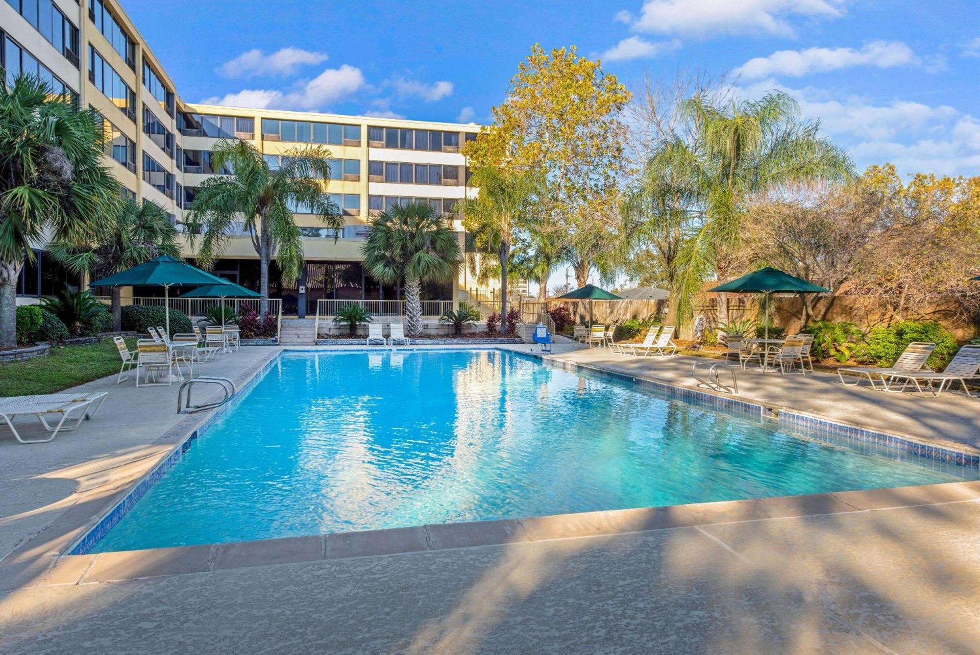 Готель La Quinta By Wyndham New Orleans Airport Кеннер Екстер'єр фото